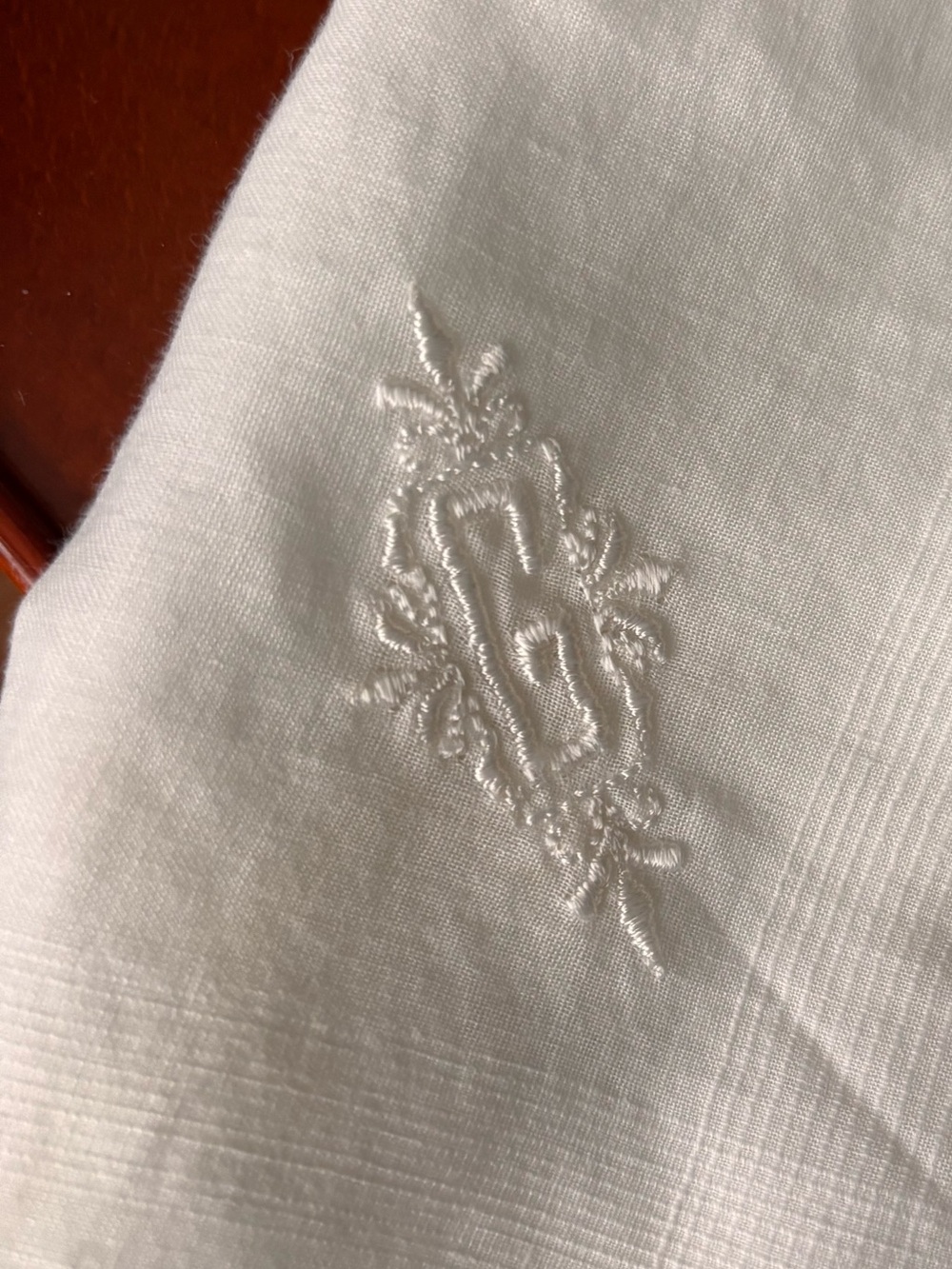 3 Mens Cotton Hankerchiefs - White Embroidered with “G” monogram.
